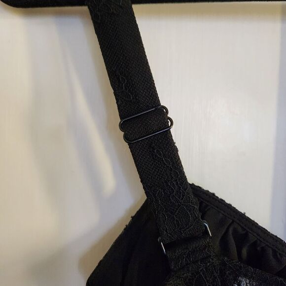 Danielle Bernstein Lace Thong Bodysuit Size 10 - Picture 8 of 10